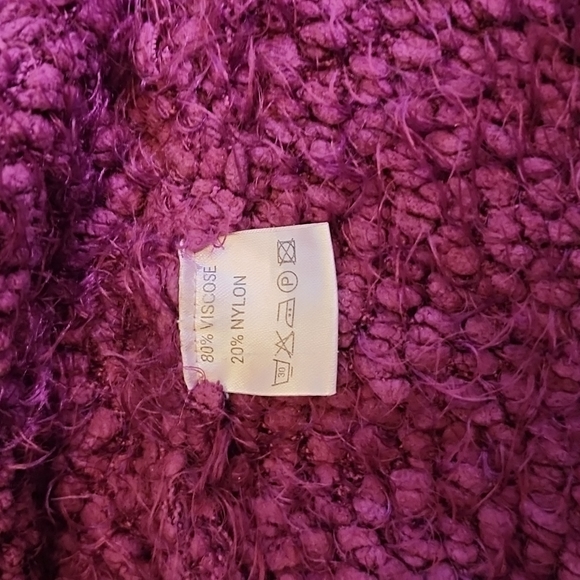 IVY BEAU fuzzy purple sweater - Picture 7 of 9